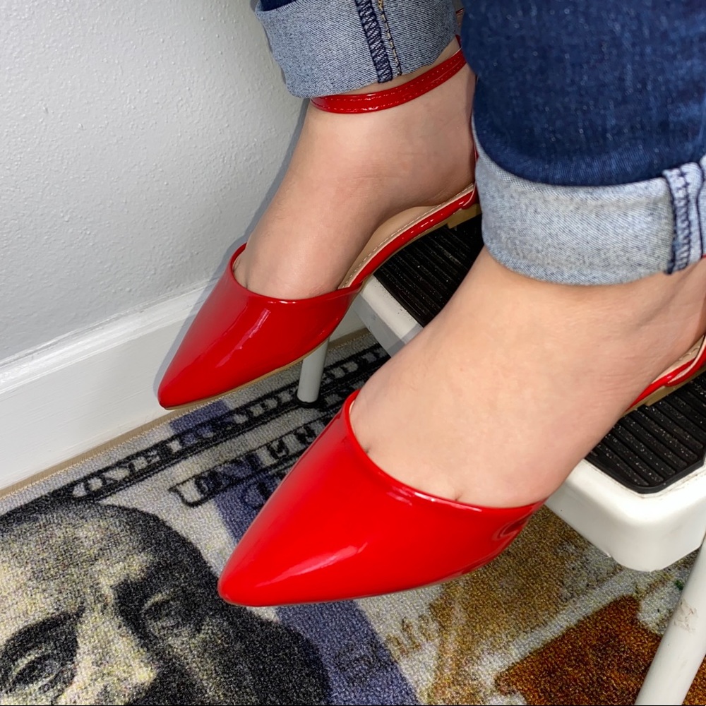 Valerie Front V-cut Heel Bootie 
Women shoes